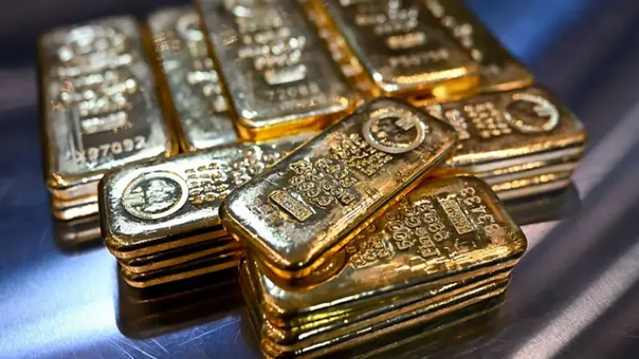تراجع حاد لأسعار الذهب والفضة بسبب قوة الدولار
